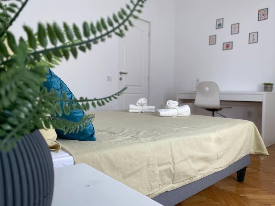 2 Bedroom Apartment With Terrace In City Center Bukarest Exterior foto