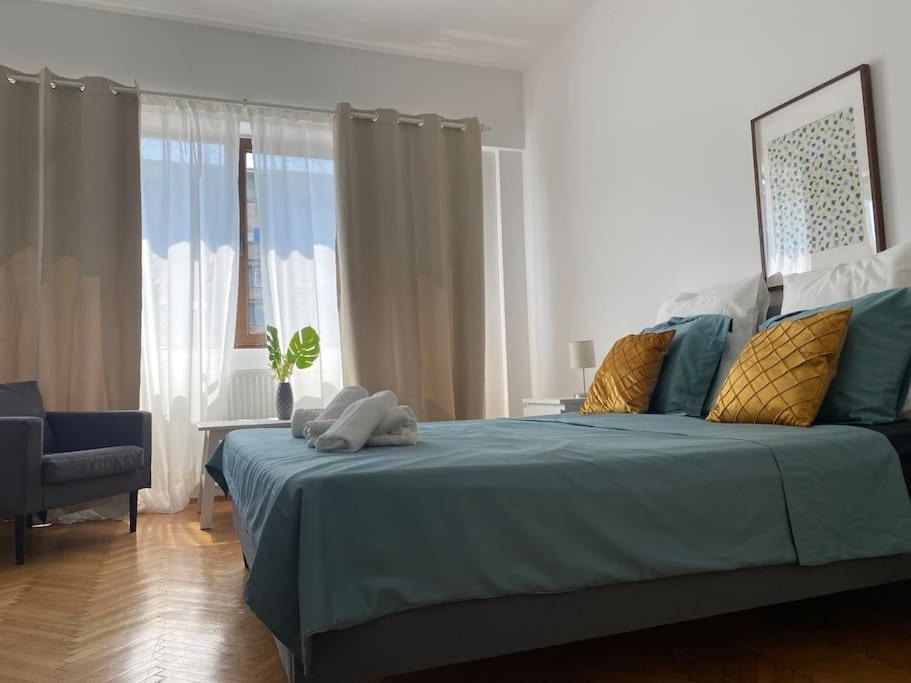 2 Bedroom Apartment With Terrace In City Center Bukarest Exterior foto